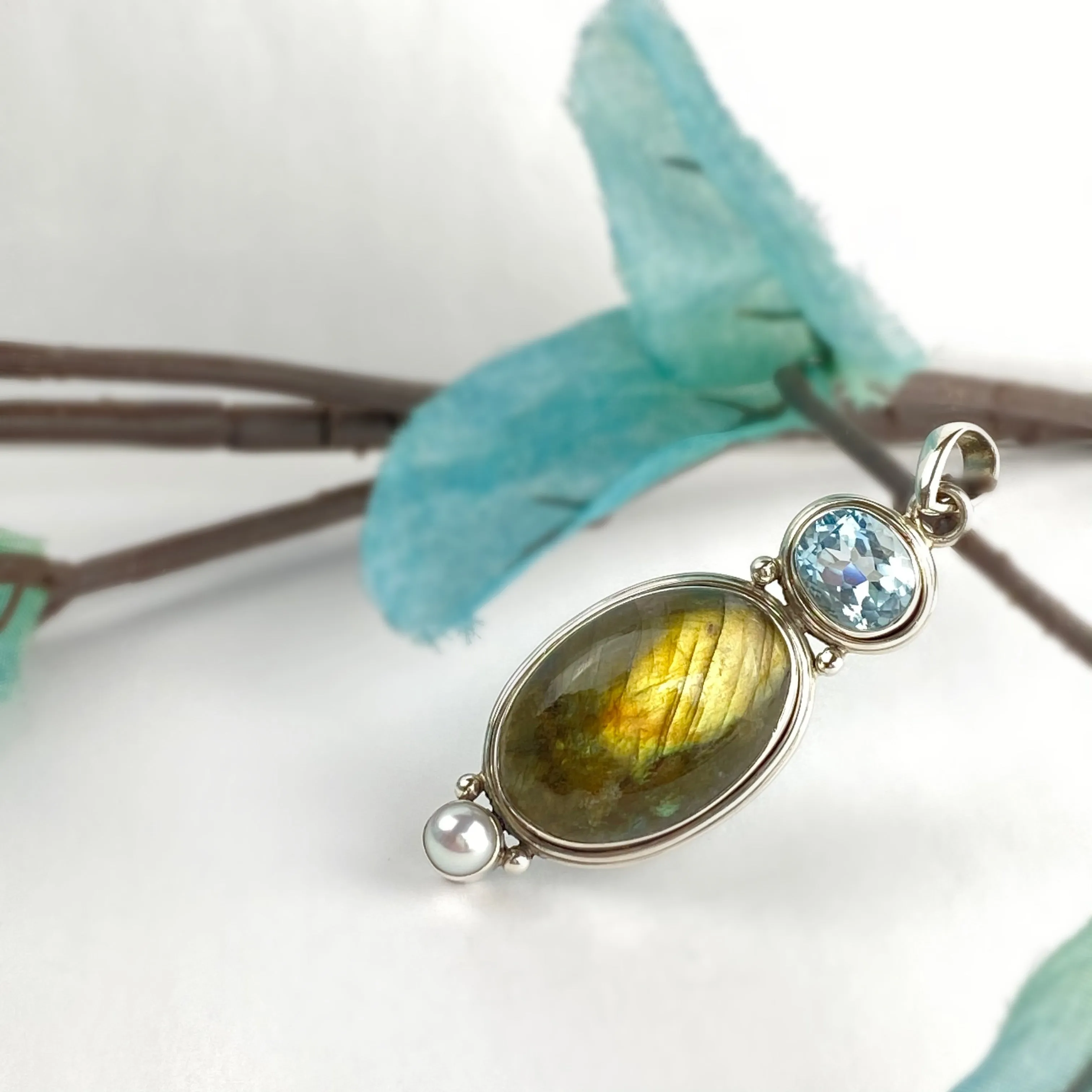 Leah Pendant - VP409