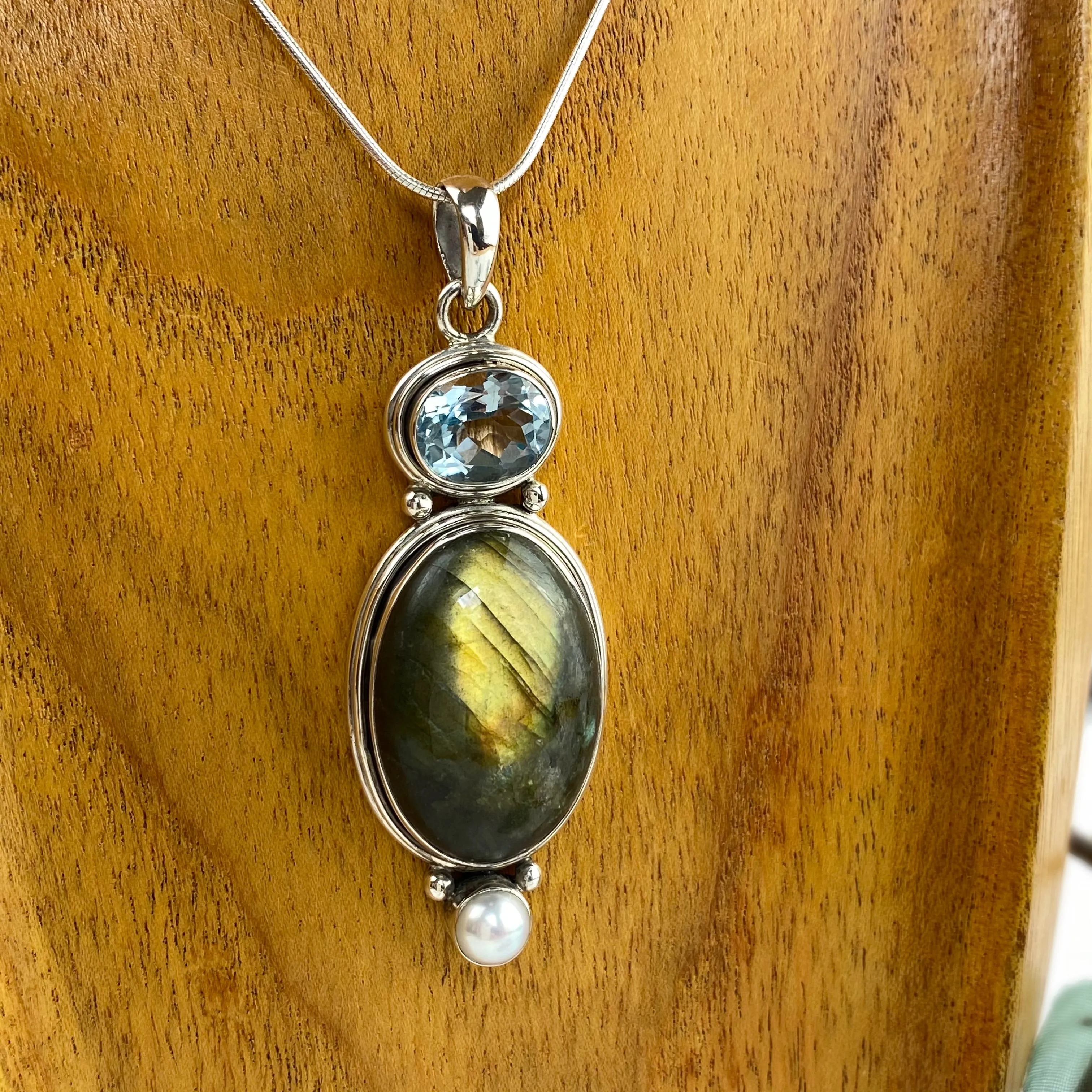 Leah Pendant - VP409