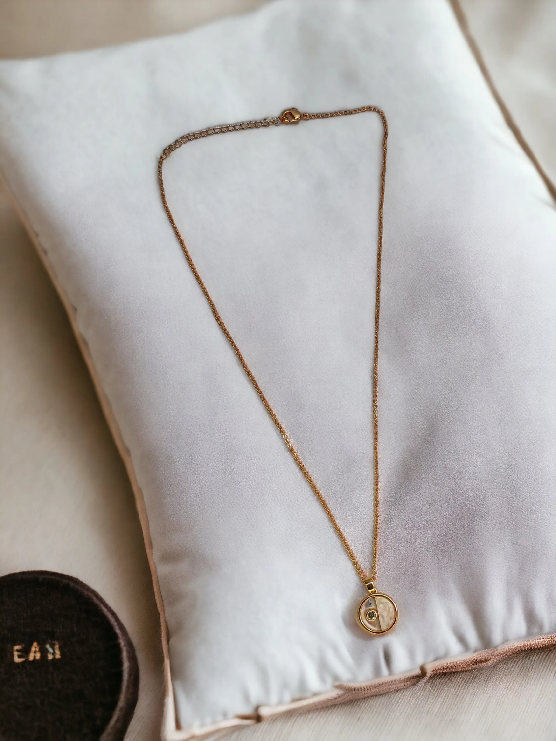 Pearlfect Blushing Stone Locket