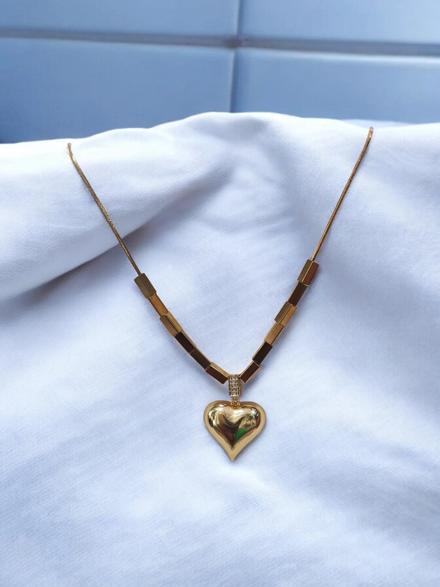 Pearlfect Bold Heart Locket